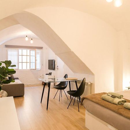 Casa Besalu Estudio En El Centro Del Pueblo Zewnętrze zdjęcie