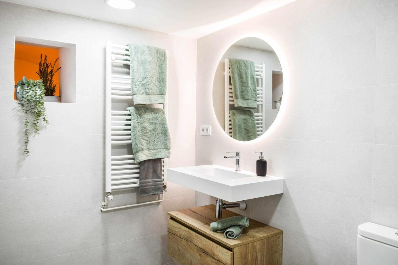 Casa Besalu Estudio En El Centro Del Pueblo Zewnętrze zdjęcie