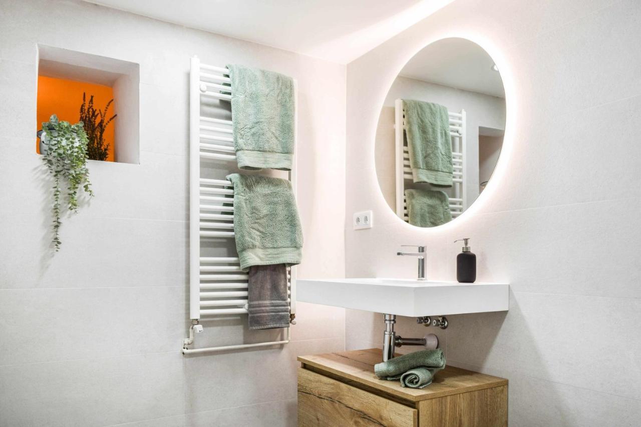 Casa Besalu Estudio En El Centro Del Pueblo Zewnętrze zdjęcie