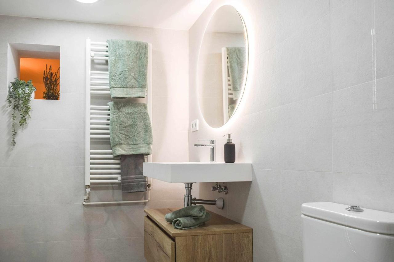 Casa Besalu Estudio En El Centro Del Pueblo Zewnętrze zdjęcie