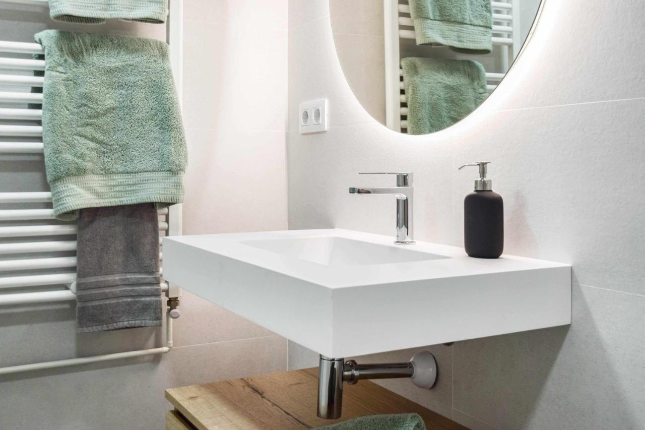 Casa Besalu Estudio En El Centro Del Pueblo Zewnętrze zdjęcie