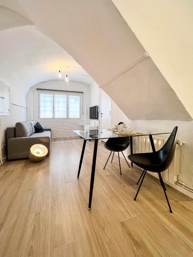 Casa Besalu Estudio En El Centro Del Pueblo Zewnętrze zdjęcie