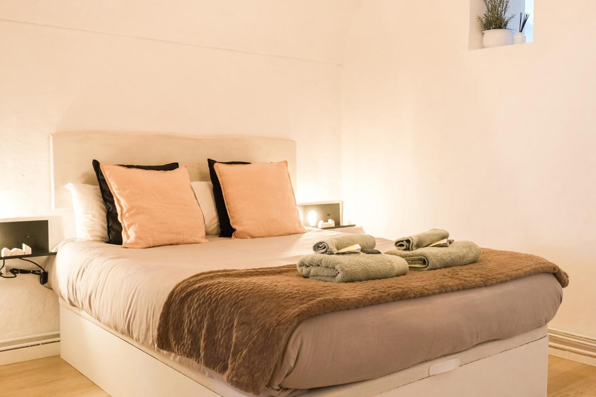 Casa Besalu Estudio En El Centro Del Pueblo Zewnętrze zdjęcie